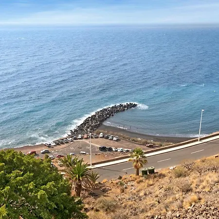 Διαμέρισμα By The Sea *